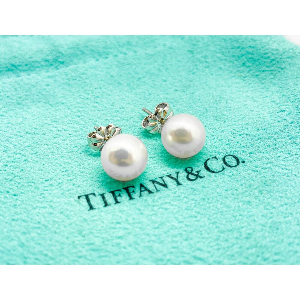 Tiffany & Co. Ziegfeld 8mm Freshwater Pearl Stud Earrings in Sterling Silver - Picture 13 of 16